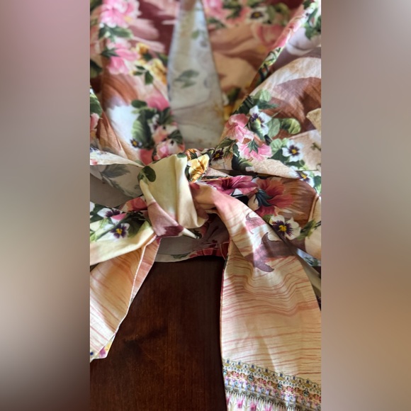 Camilla Cropped Wrap Shirt
Welcome To The White Lotus - Picture 8 of 12